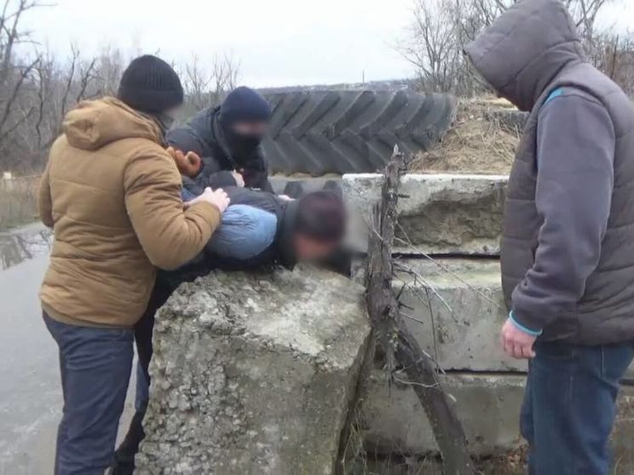 Оперативники СБУ затримали інформатора в одному з пунктів пропуску на лінії розмежування