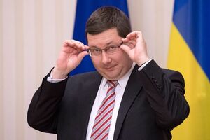 Єжов працював особистим перекладачем Гройсмана