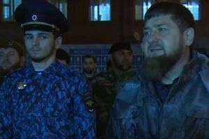 Хас-Магомеда Кадирова (ліворуч) відрекомендували в.о. начальника поліції Грозного
