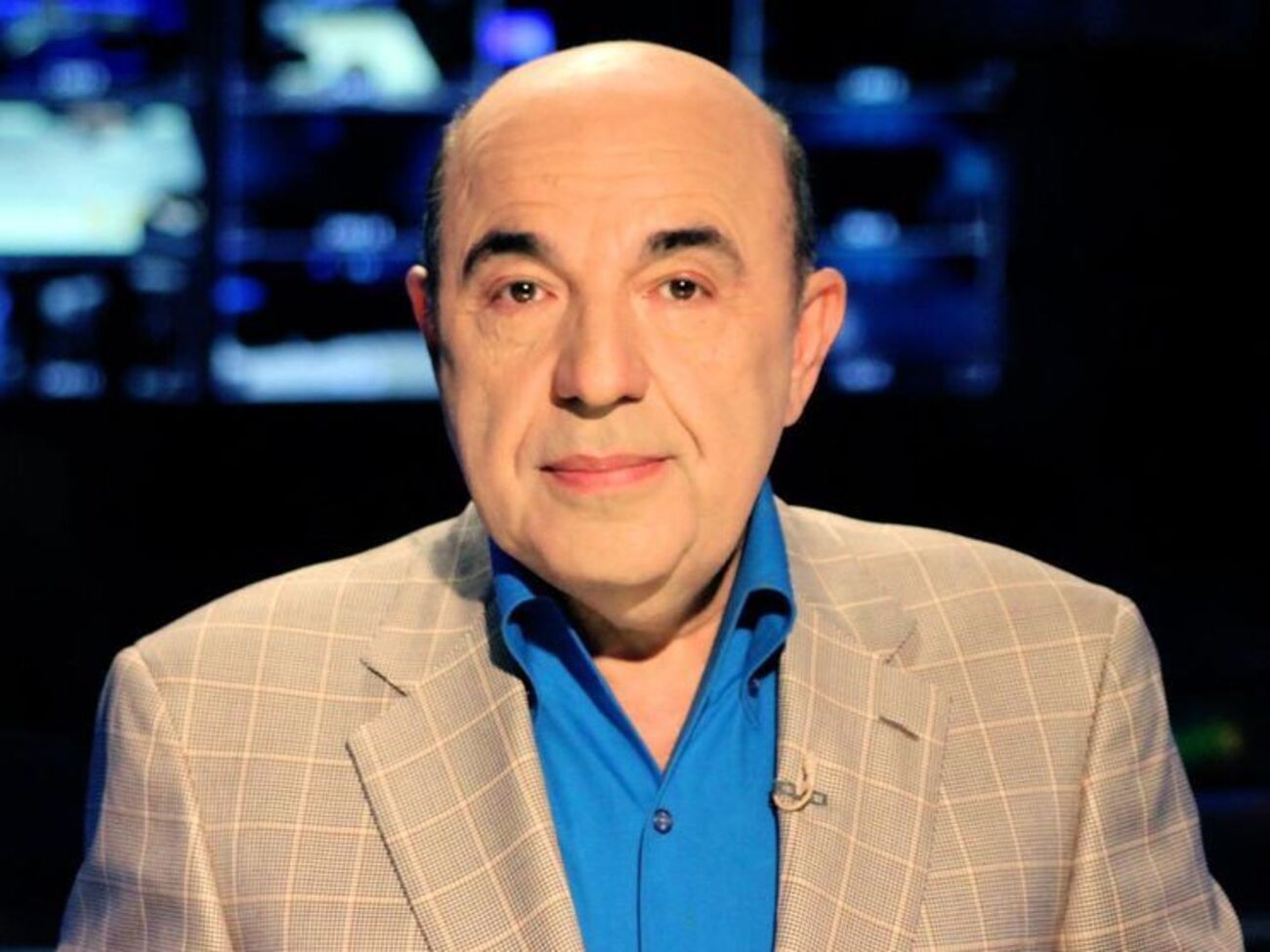 Вадим Рабинович заявил, что власть "придумывает все новые налоги и продолжает повышать тарифы, чтобы украинцы в скором времени и вовсе не могли поднять голову"