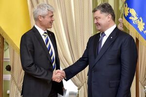 Шойрер (на фото зліва) зазначив, що спочатку потрібно захистити компанії, які діють в Україні, після чого вдасться залучити до країни нові