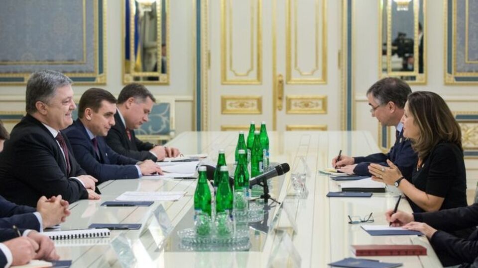 Порошенко провів у Києві зустріч із міністром закордонних справ Канади Фріланд