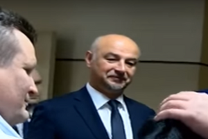 19 грудня Рогозін і президент Сербії Олександр Вучич були присутніми на експерименті з рідинного дихання в російському Фонді перспективних досліджень