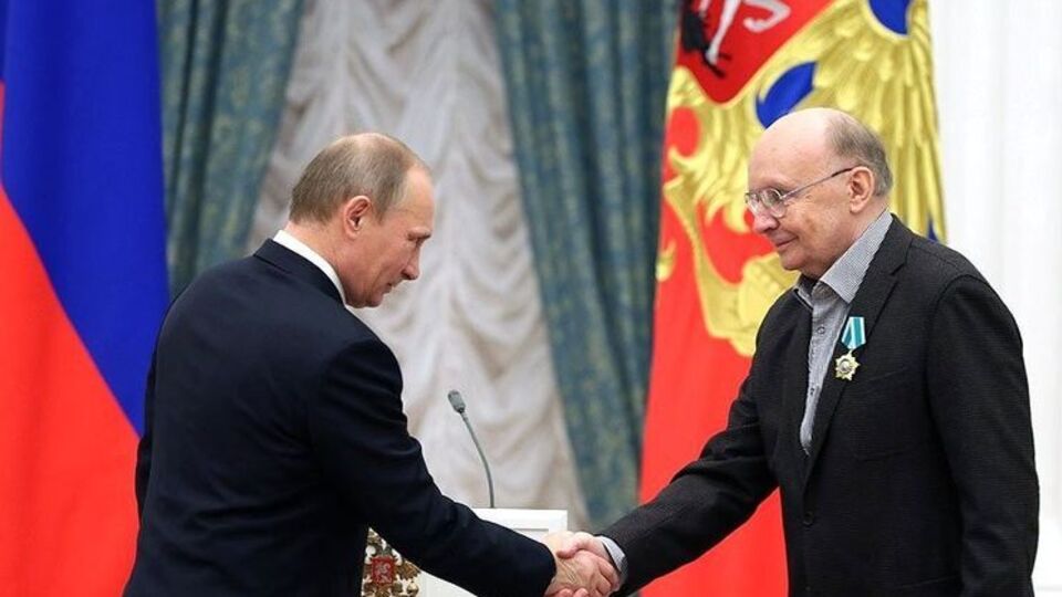 Мягков (праворуч): Треба мати почуття міри