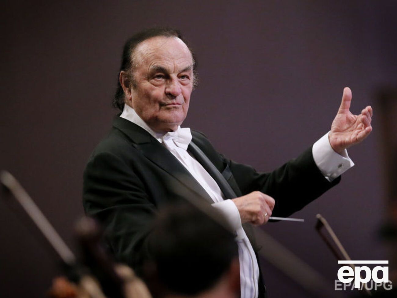 Дютуа временно отстранили от работы