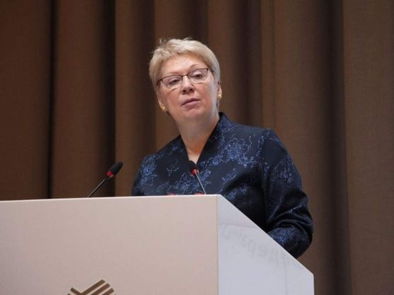По данным Васильевой, 84% учителей не умеют обращаться с цифровой техникой