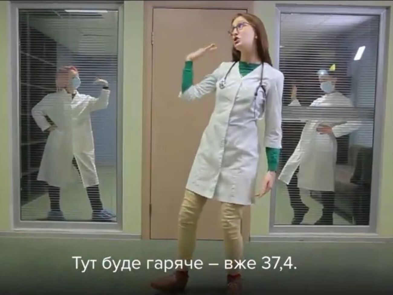 "Лікарський реп": Ми круті, як копи, тільки замість стволів дістаємо стетоскопи