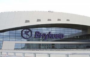 Самолет вернулся в аэропорт Внуково