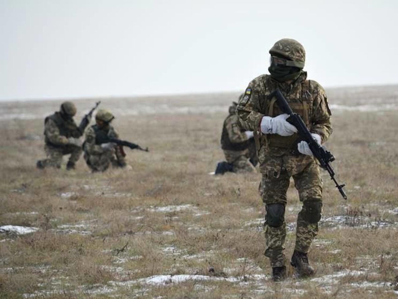 На донецькому напрямку порушували перемир'я в районі Авдіївки та Лебединського