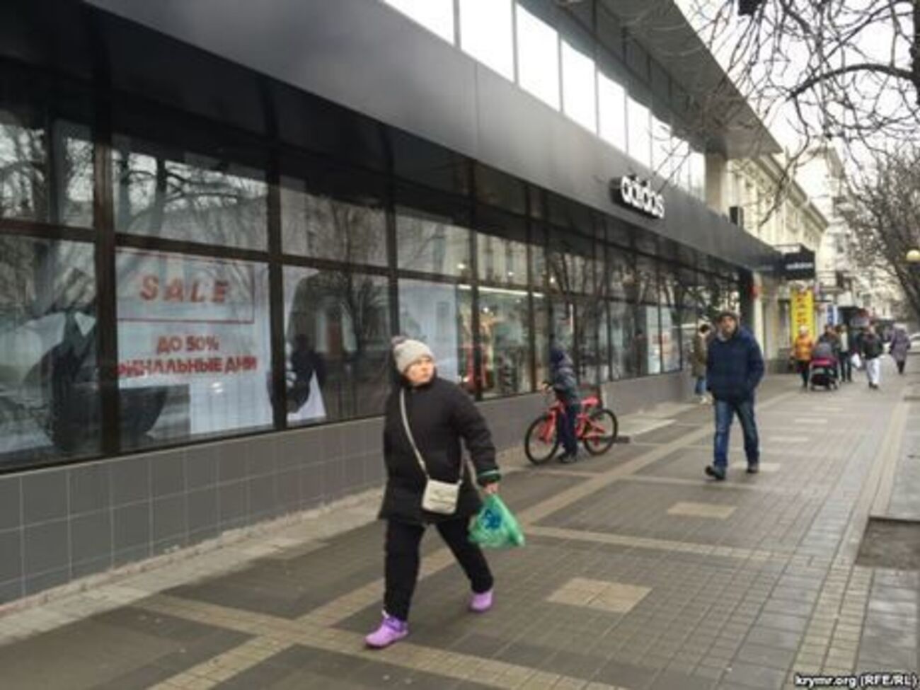 Магазин Adidas функціонує в Сімферополі