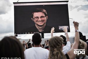 С 2013 году Сноуден находится в России