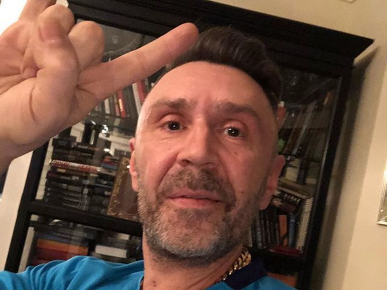 Шнуров: "Лучше забыться чем за...баться"