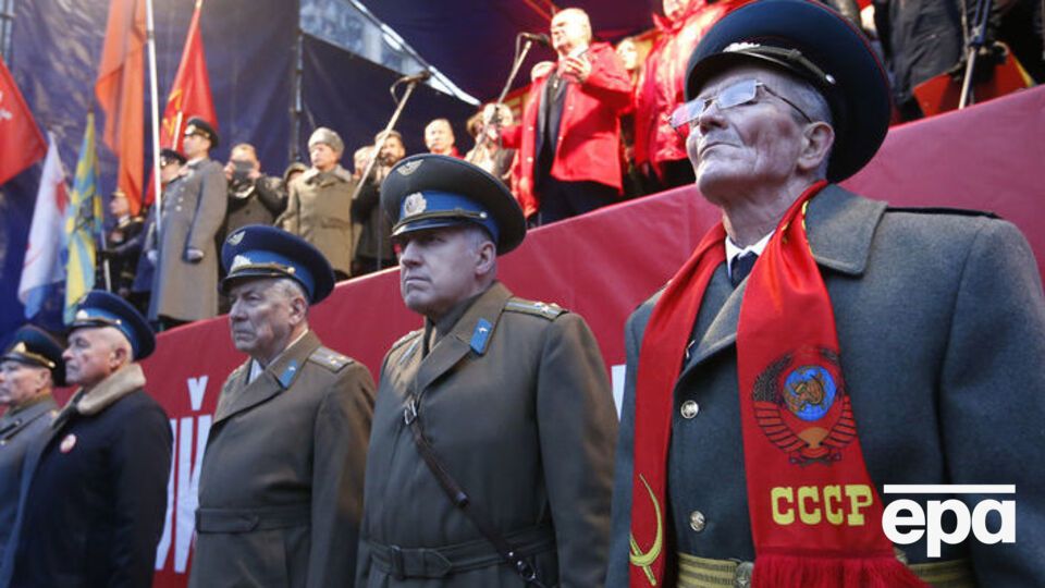 Про розпад СРСР більше шкодують люди старшого покоління