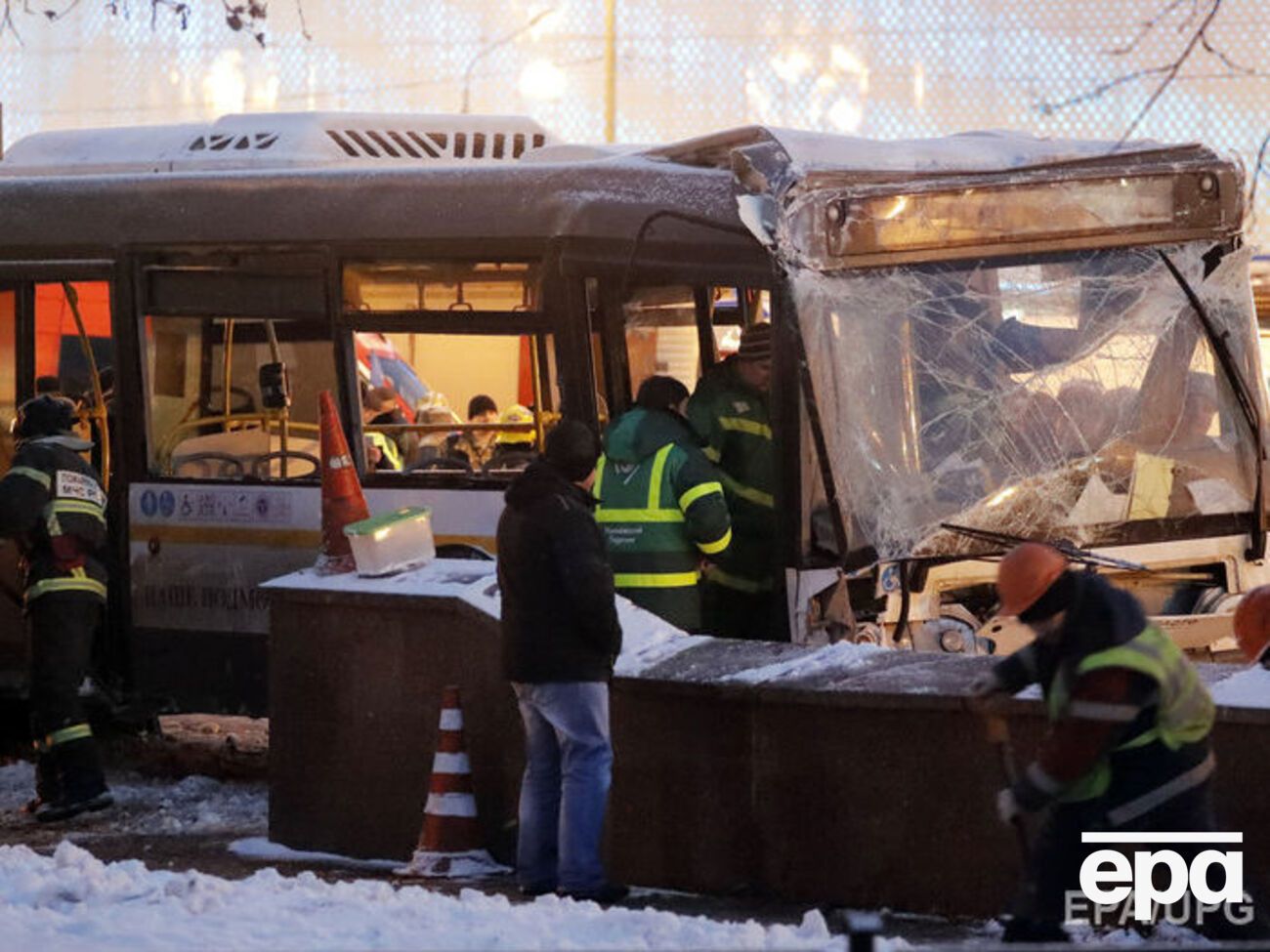 Водитель ходил вокруг автобуса, даже людям не помогал &ndash; пассажир