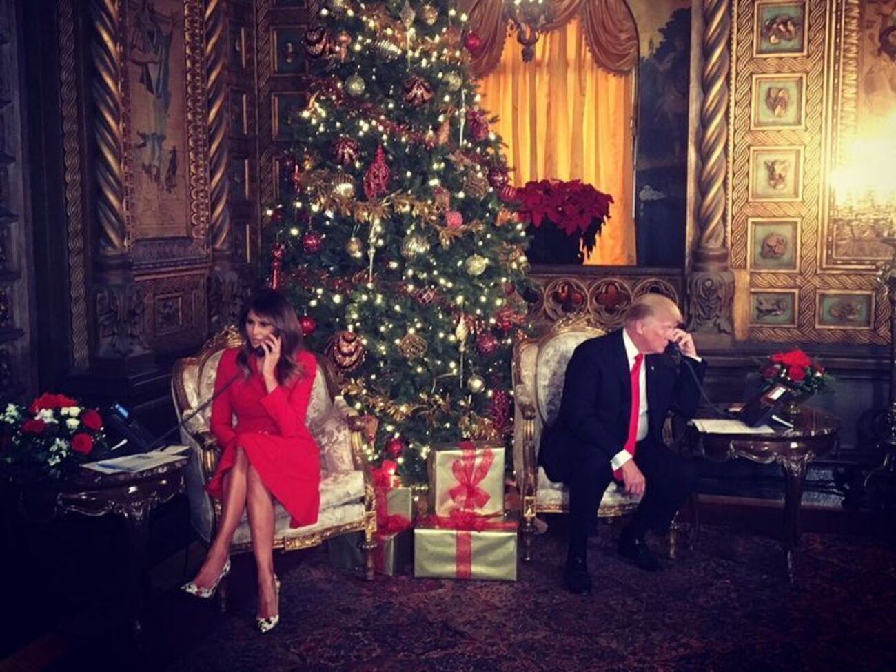 Трамп вместе с женой Меланьей принимали звонки детей в резиденции во Флориде