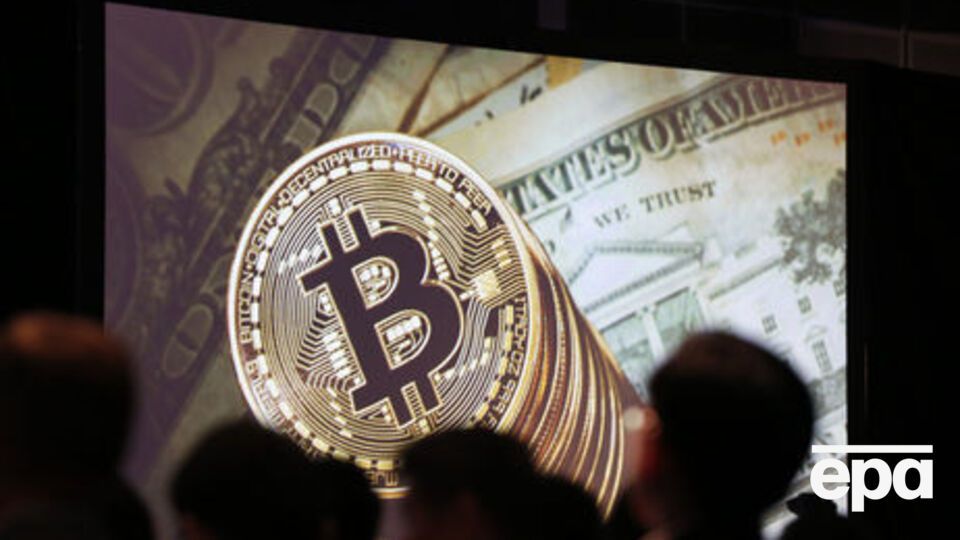 Курс биткоина начал падать после достижения рекордной отметки 17 декабря