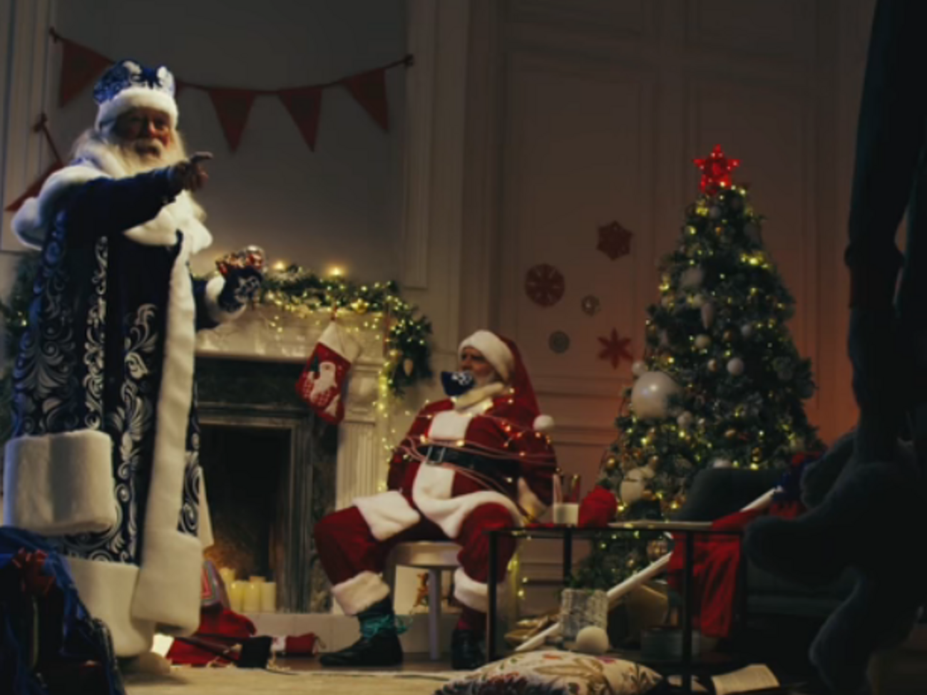 Дед Мороз вынудил американского ребенка зачитать стих из "Брата 2"