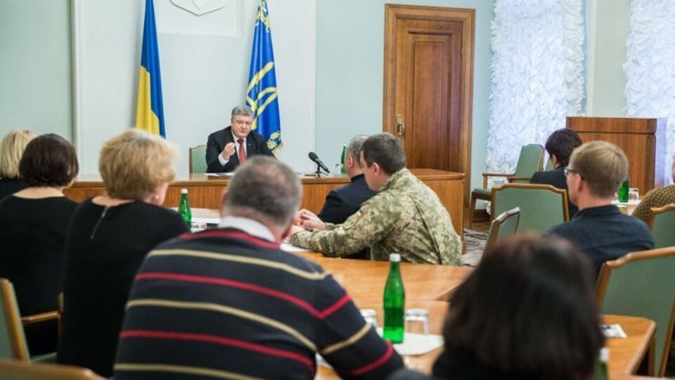 Порошенко – родичам: Мало хто може зрозуміти, чого воно вам коштувало, це терпіння