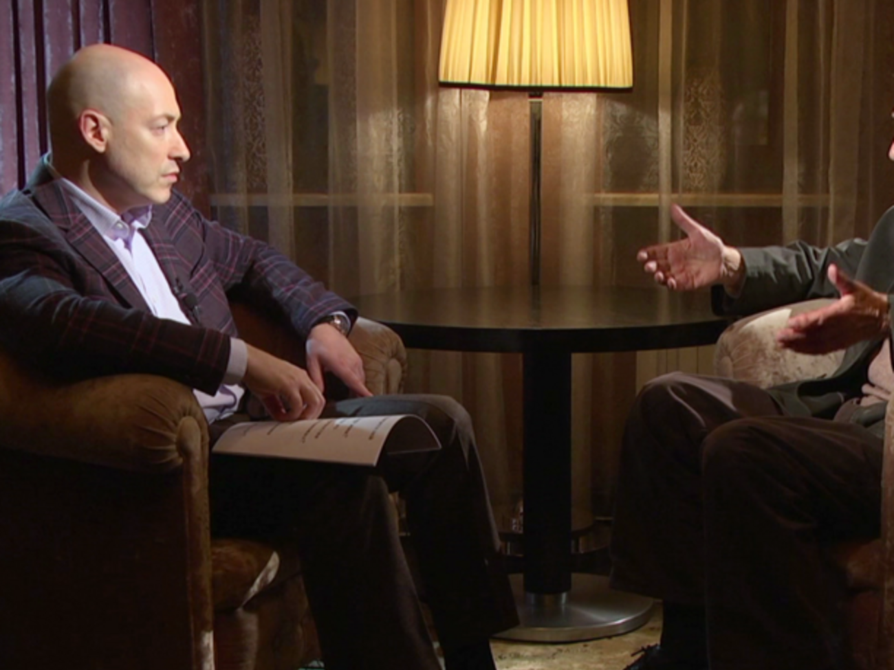 Александр Аскольдов: Во время ареста мама попросила энкаведистов отвернуться, чтобы сходить в туалет, на что получила ответ: "Ничего, идите при мужчинах"