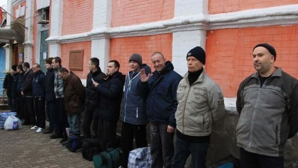 Украинских заложников увезли из Луганска к пункту обмена