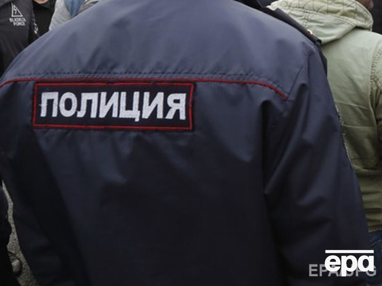 Поліція оточила будівлю фабрики