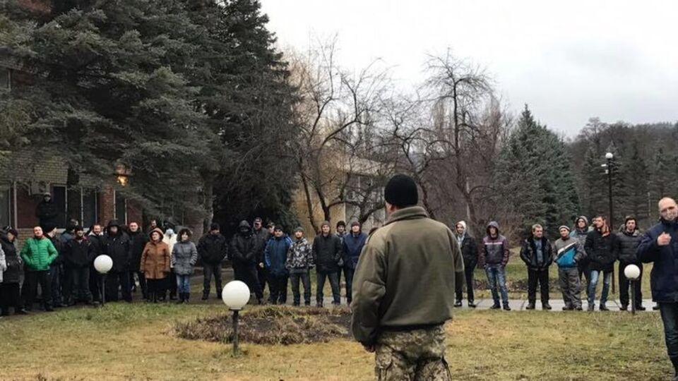 Сторони привезли утримуваних осіб до місця майбутнього обміну