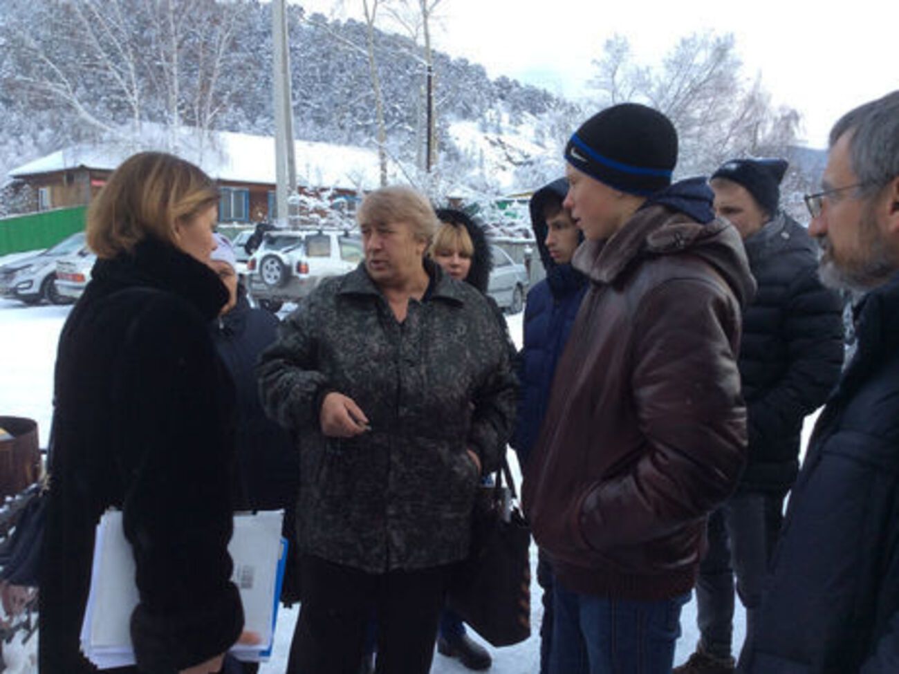 Любов Лицегевич (в центрі) виховала 21 дитину, 20 з яких прийомні