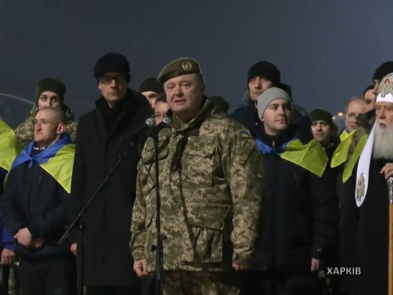 Порошенко: Ми відрізняємося від окупанта, який таємно привозить членів угруповання "ихтамнет"