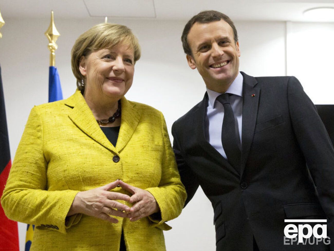 Меркель и Макрон настаивают на усилении поиска пропавших без вести на Донбассе