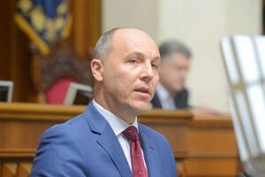 Парубий отметил значимость установления 25 декабря праздничным выходным днем