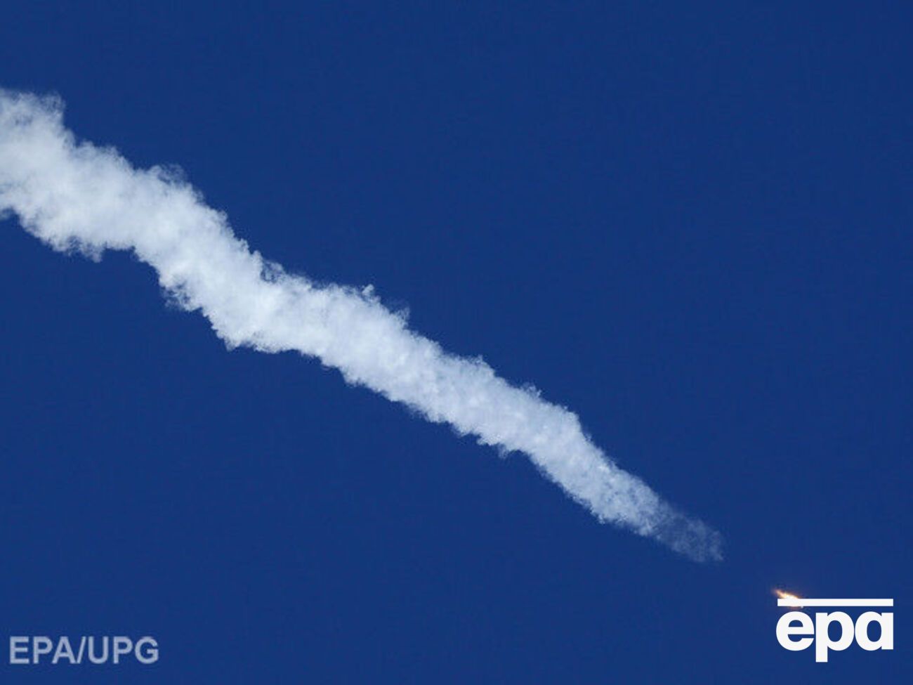 Російський супутник вивели на орбіту, але зв'язку з ним немає