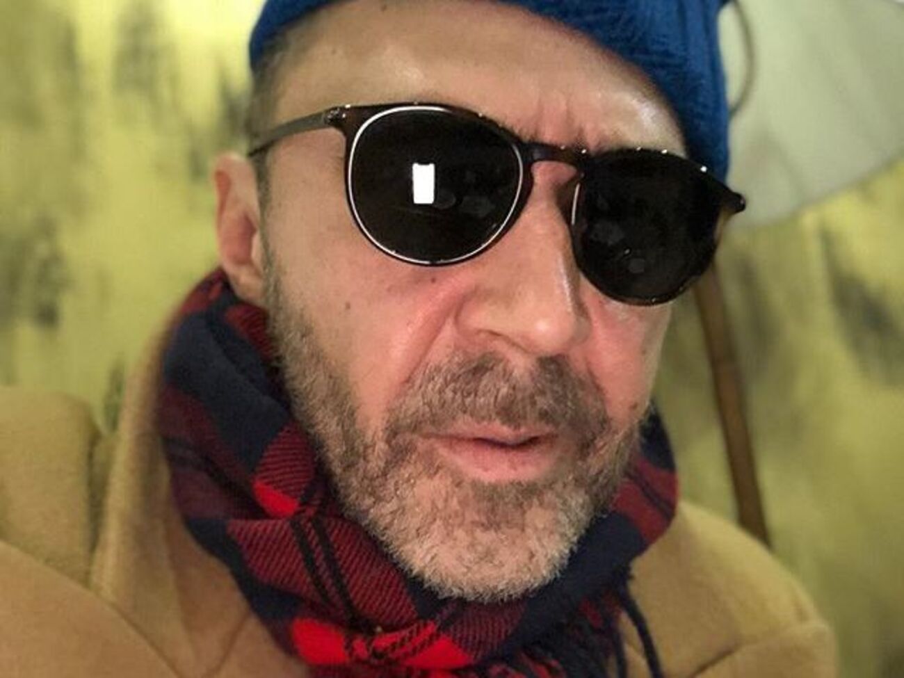 Шнуров спел песню из советской комедии