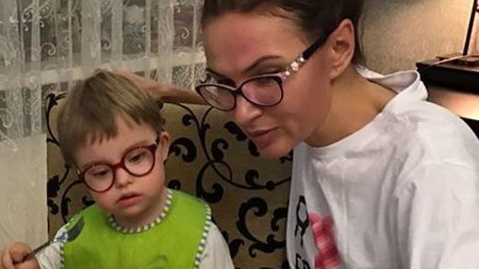 Бльоданс показала сина