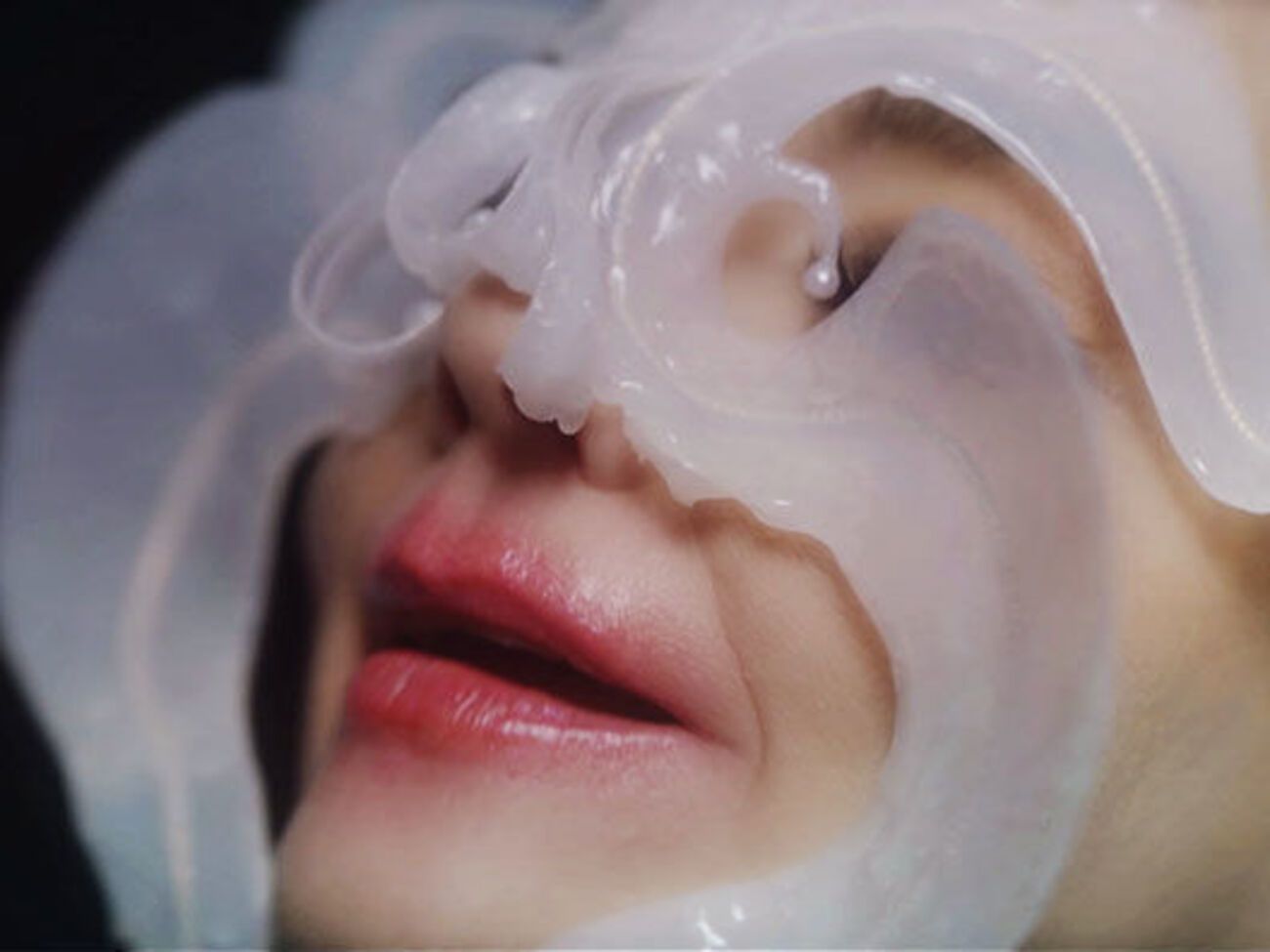 Бьорк выпустила сюрреалистический клип