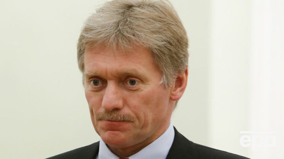 Пєсков зазначив, що звільнення засуджених у РФ українців залежить від рішення президента