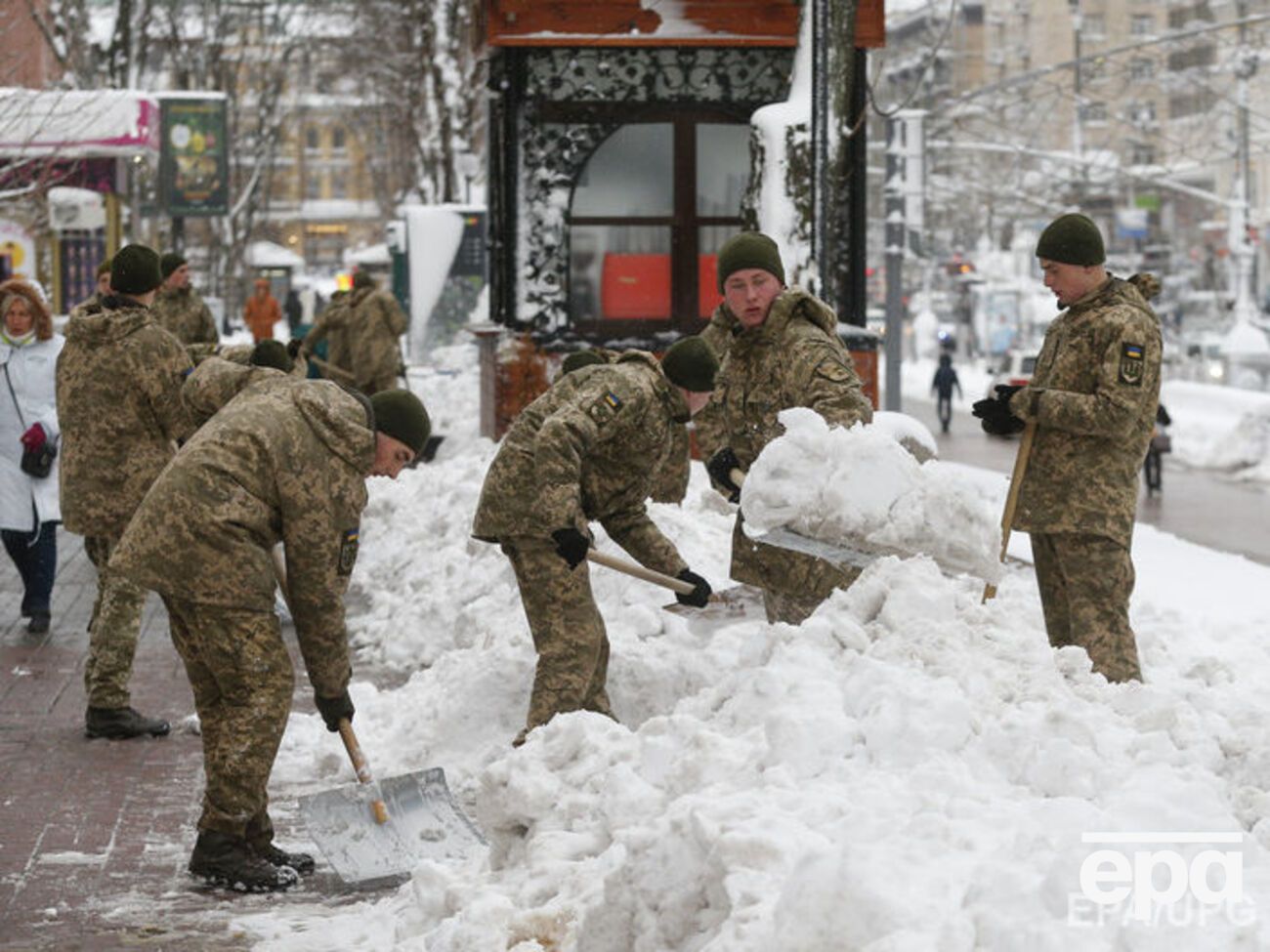 У "Київавтодорі" заявили, що коштів на прибирання снігу не вистачає
