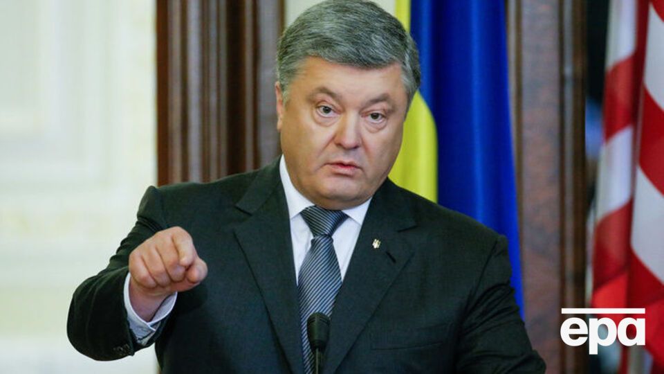 Порошенко отметил, что закон о медреформе намного сложнее, чем о сельской медицине