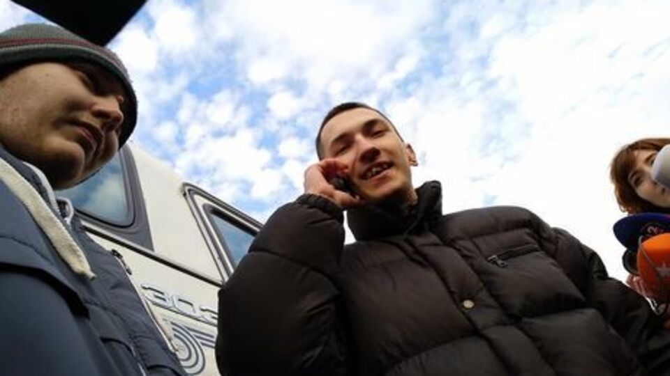 Овчаренка й Ахмєрова було звільнено 27 грудня