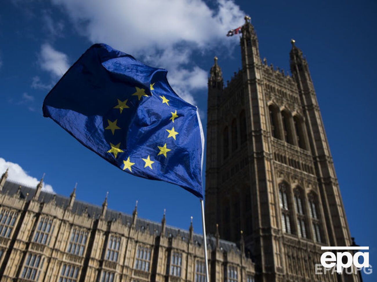 Британские парламентарии просили соцсети поделиться информацией о вмешательстве в референдум о Brexit