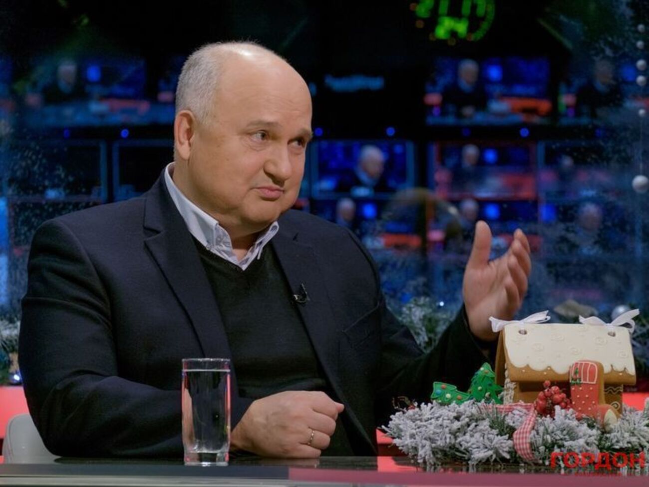 Смешко подчеркнул, что президент США Дональд Трамп вынужден выполнять закон о санкциях, принятый Конгрессом