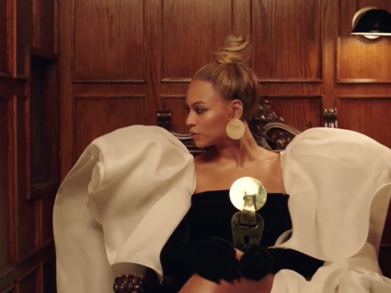 Бейонсе исполнила роль в клипе мужа