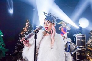 Валевская презентовала новогодний клип