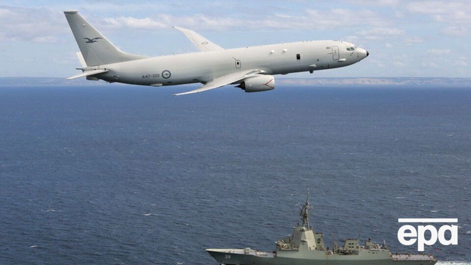 Самолет США провел наблюдательный полет у берегов Крыма