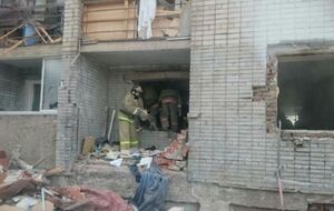 Из-за взрыва газа на первом этаже пятиэтажного жилого дома в городе Усть-Куте обрушились перекрытия между этажами