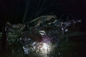 Полицейские устанавливают личность пассажира BMW