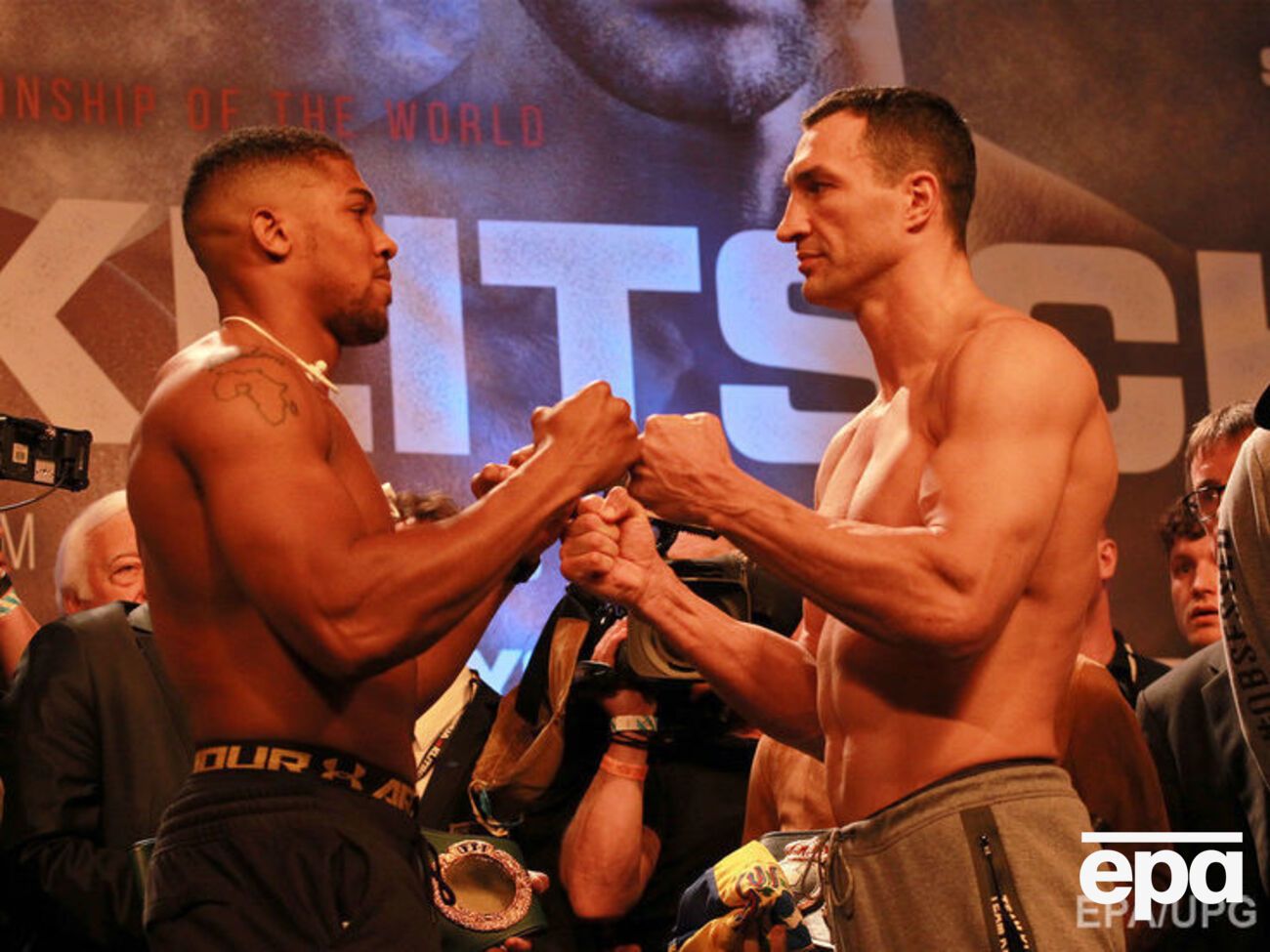 Бой Кличко с Джошуа стал поединком года