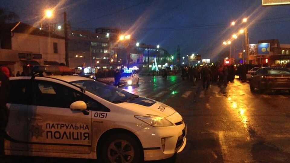 У Харкові чоловік захопив заручників