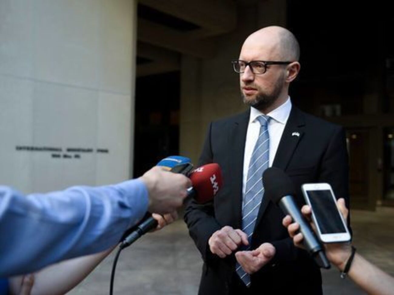 У серпні 2017 року стало відомо, що співвласниками "Еспресо" стали Яценюк і дружина Авакова