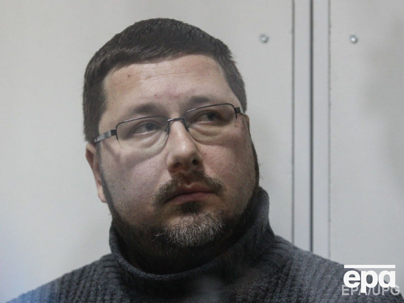 Ежова подозревают в работе на российские спецслужбы