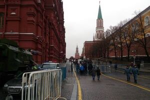 Подозреваемый в стрельбе в центре Москвы нанес себе повреждения при задержании
